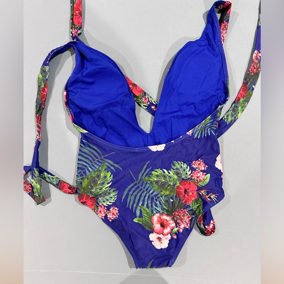 Women's Tropical Print Deep V-Neck Criss Cross Floral One Piece Swimsuit - Picture 5 of 7
